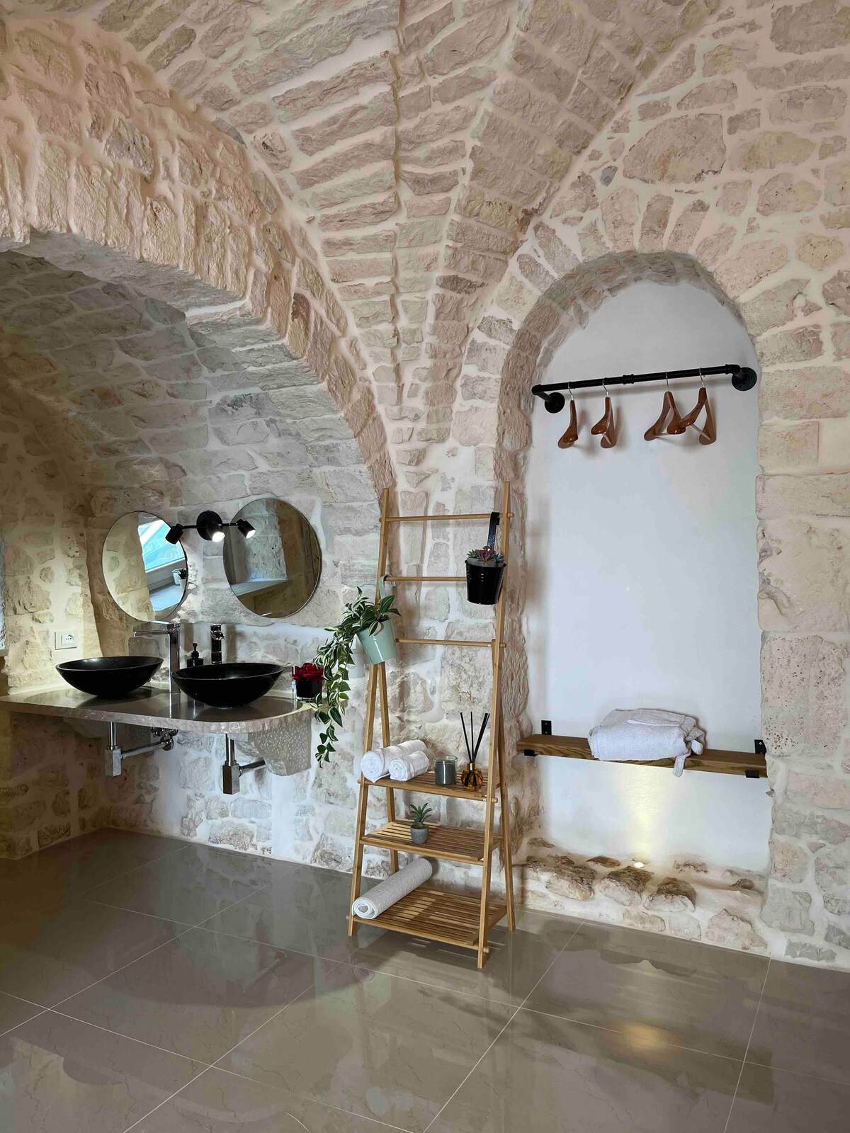 Suite Amico-
Puglia
Ceglie Messapica
13km Ostuni