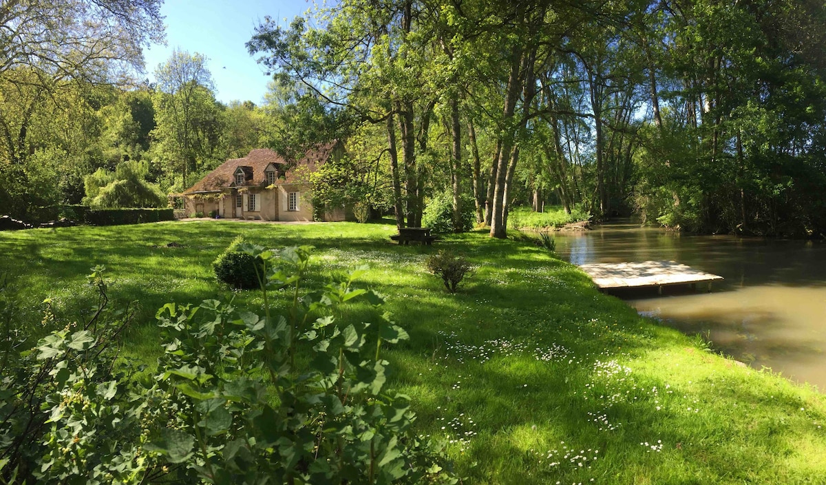 Le Foulon - A River Runs Through It