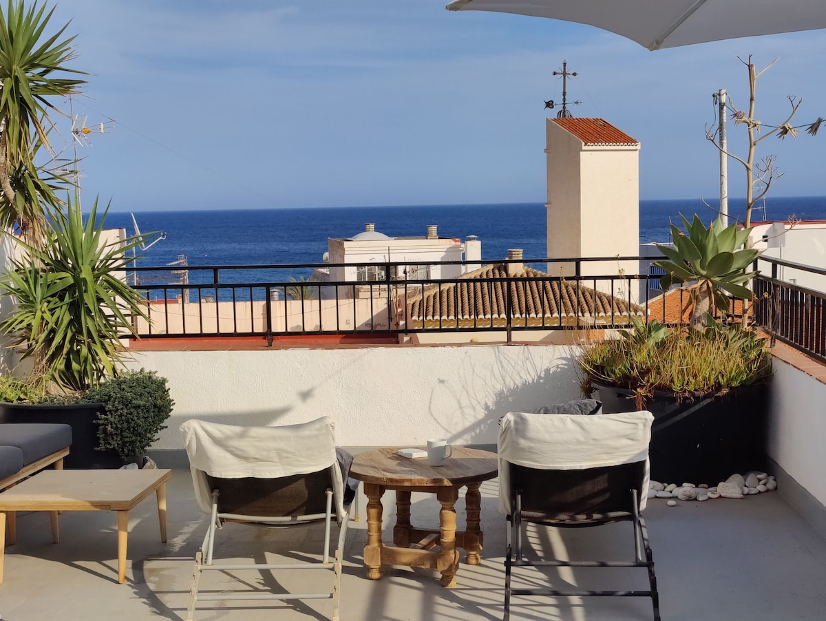 3 beds, sea view roof top terrace