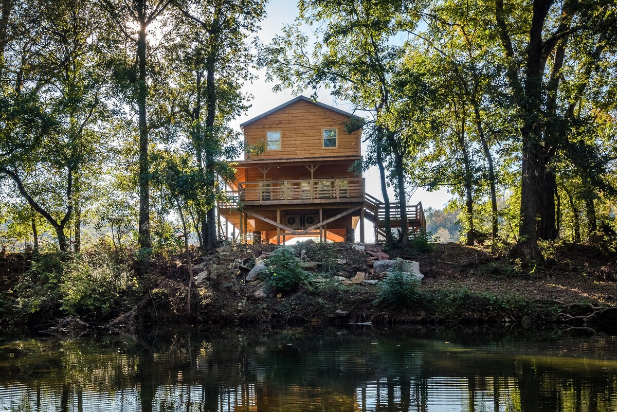 小水牛河畔的Highwater小屋！