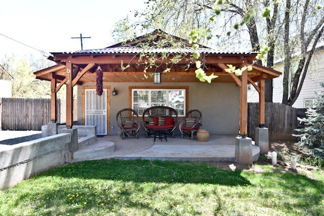 Wild Horse Guesthouse, Downtown Durango