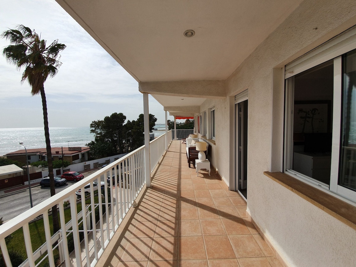 Tranquilo apartamento en primera línea de playa