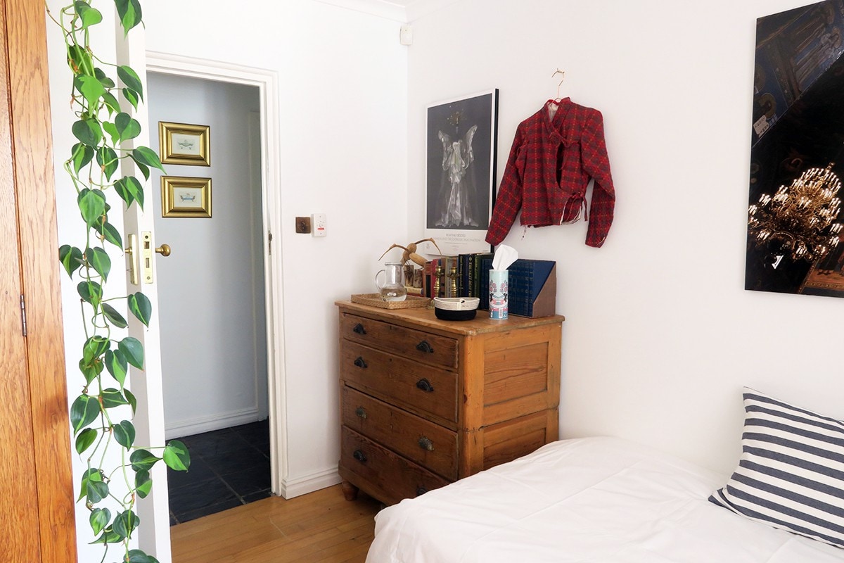 Private Room for 2 in a Shared Mid-century House