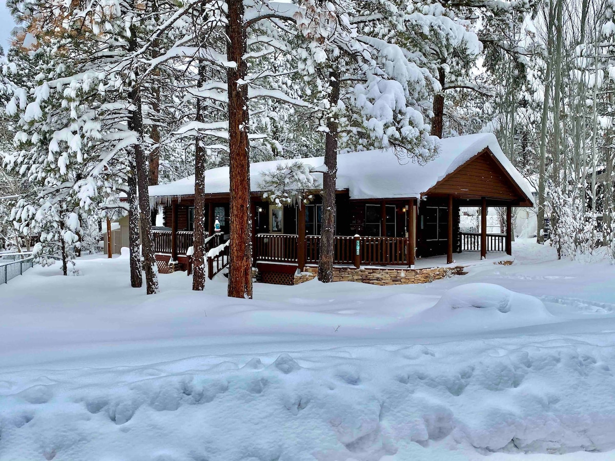 Creekside Cabin ，由Stephen和Jen设计