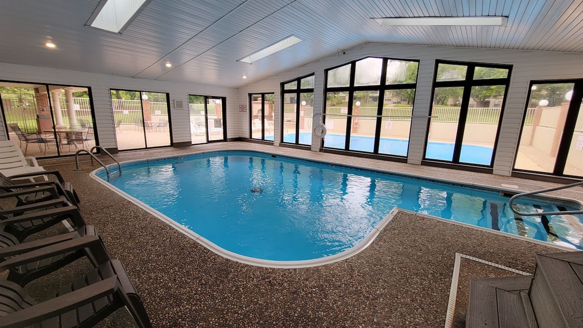 WOW! Walk in with indoor pool and hot tub!