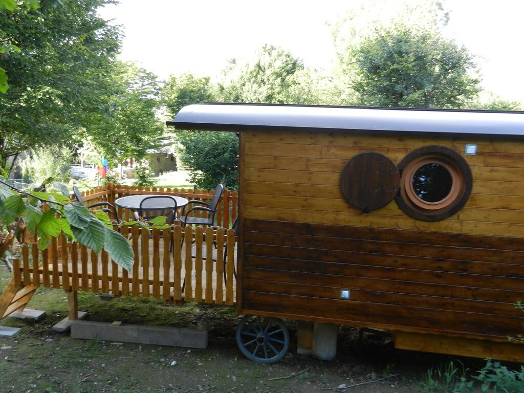 大篷车小屋-带淋浴的套房-花园景观-Le