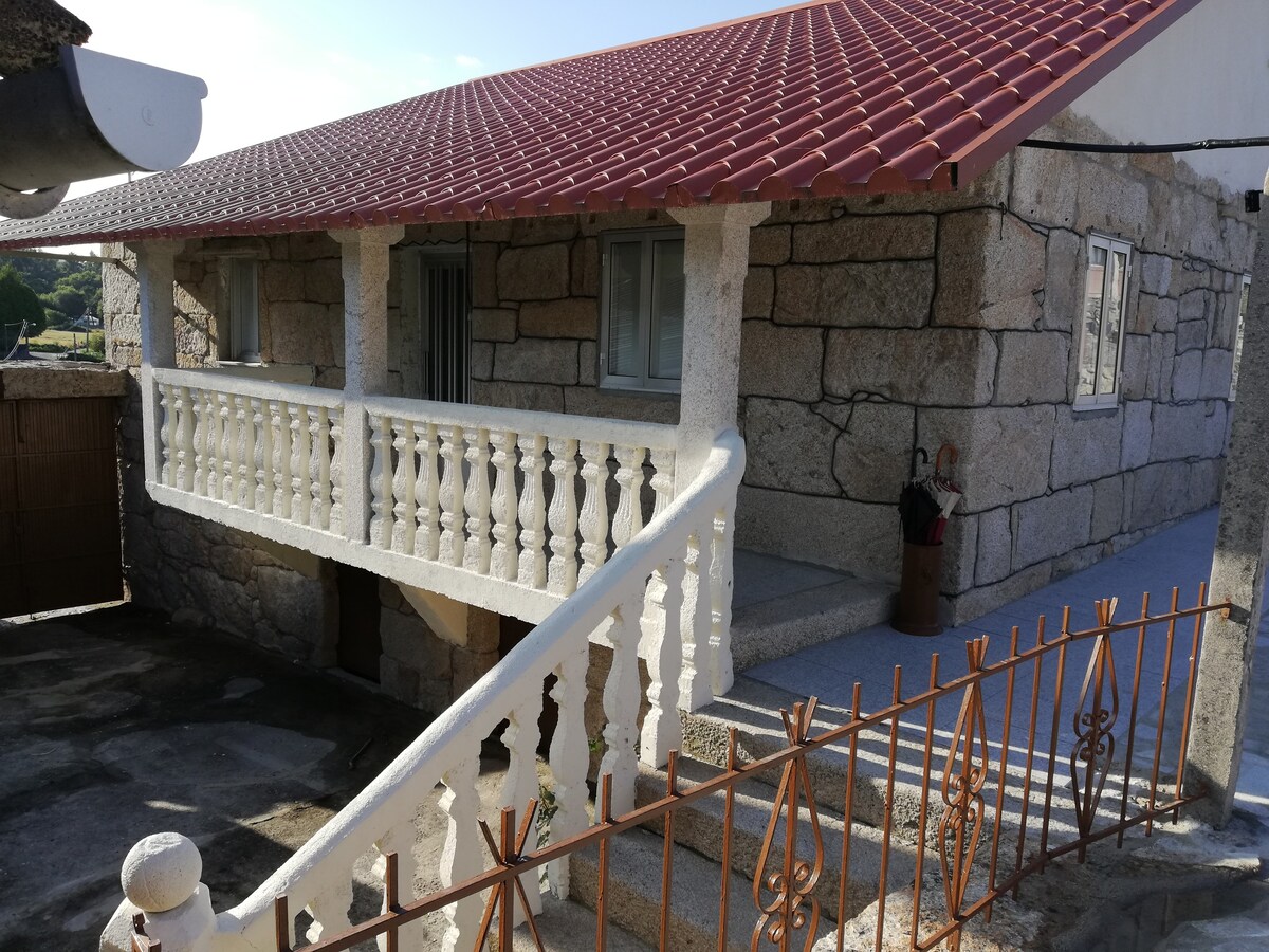 CASA FAMILIAR DEL RURAL EN PONTECALDELAS