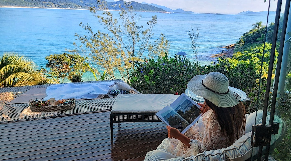 Amazing private suite in a beach house, ocean view