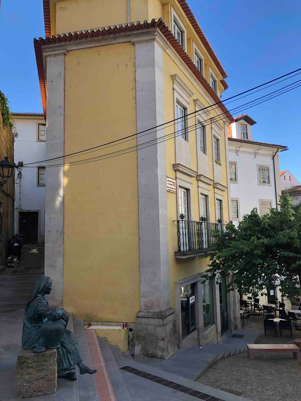 2. Quarto do Fado (Rua do Quebra Costas)