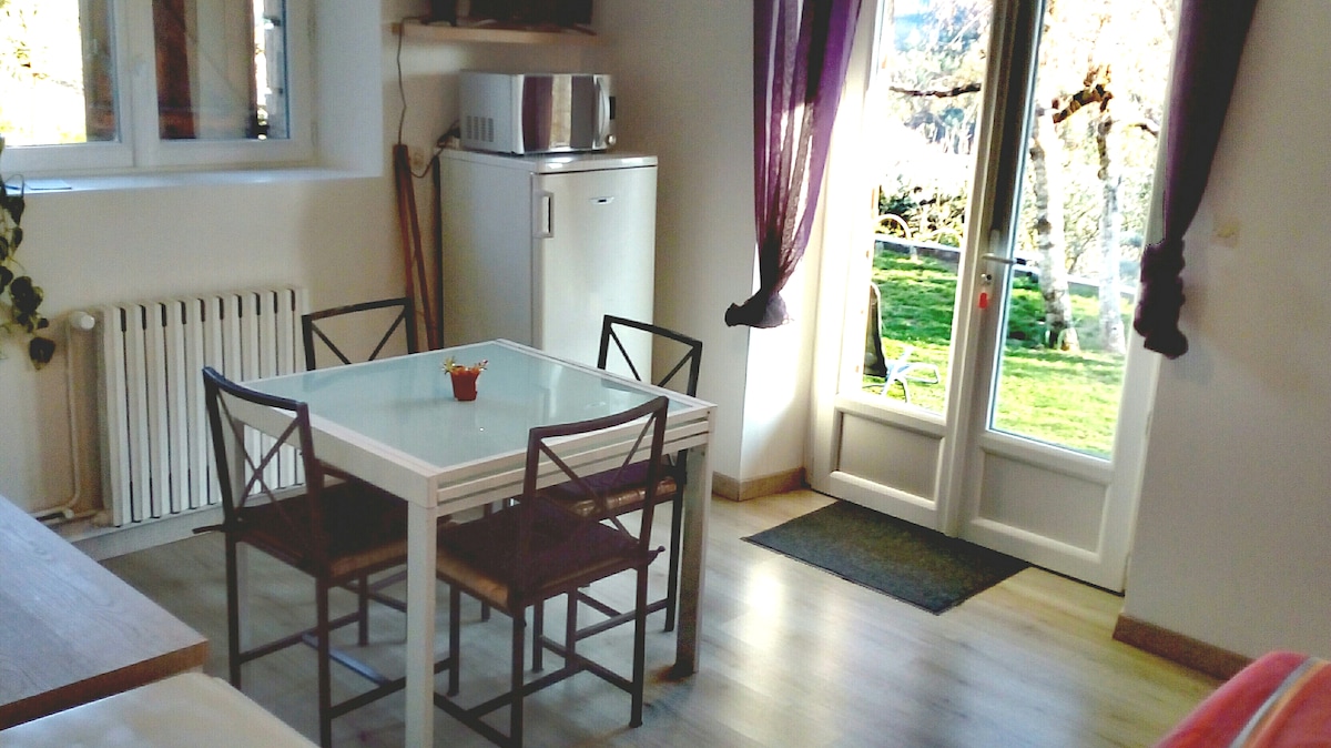 37平方米Land Montrodat lozere.sleeps 4 +婴儿床