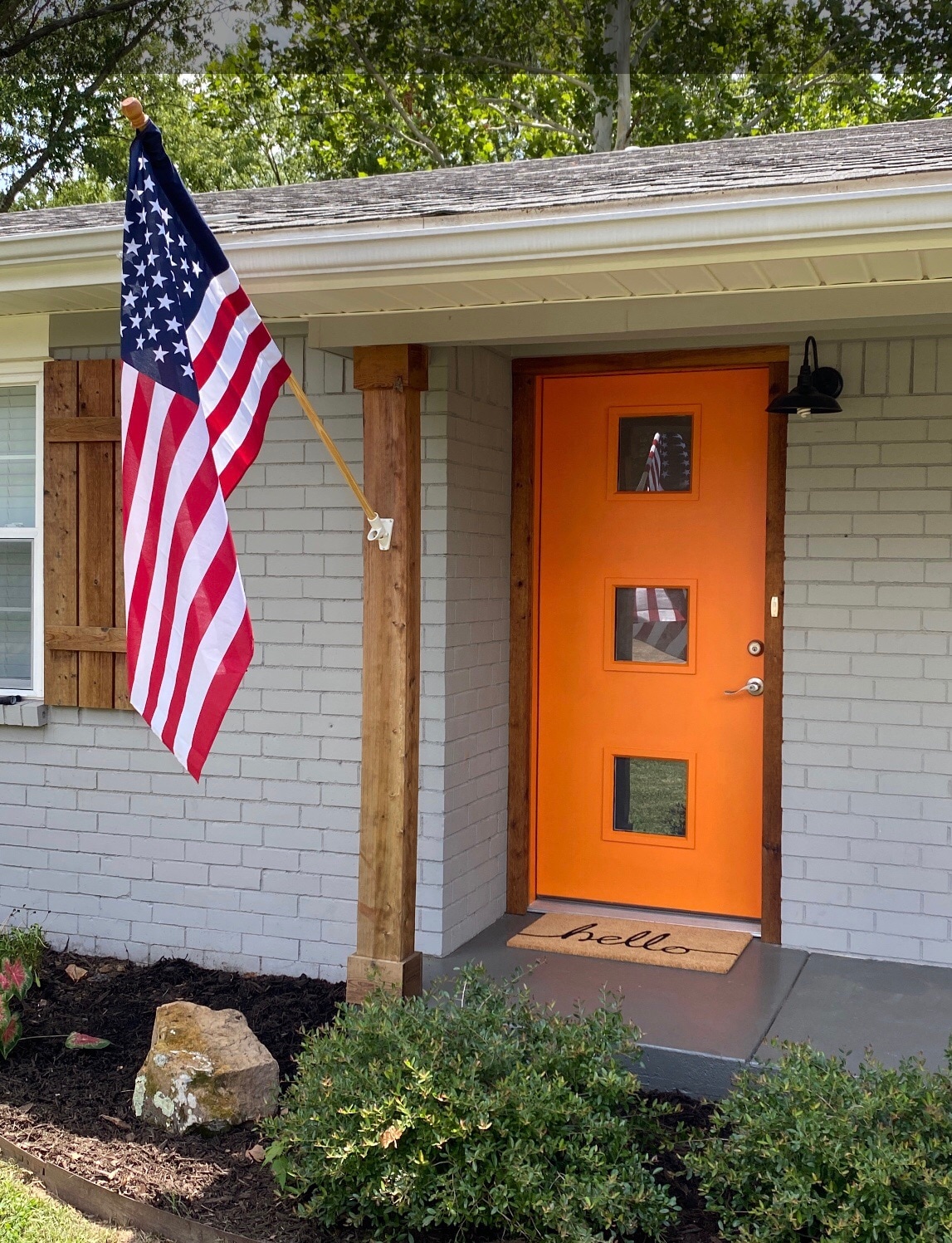 ORANGE DOOR 0.6 mi to Square & 30 steps to trails