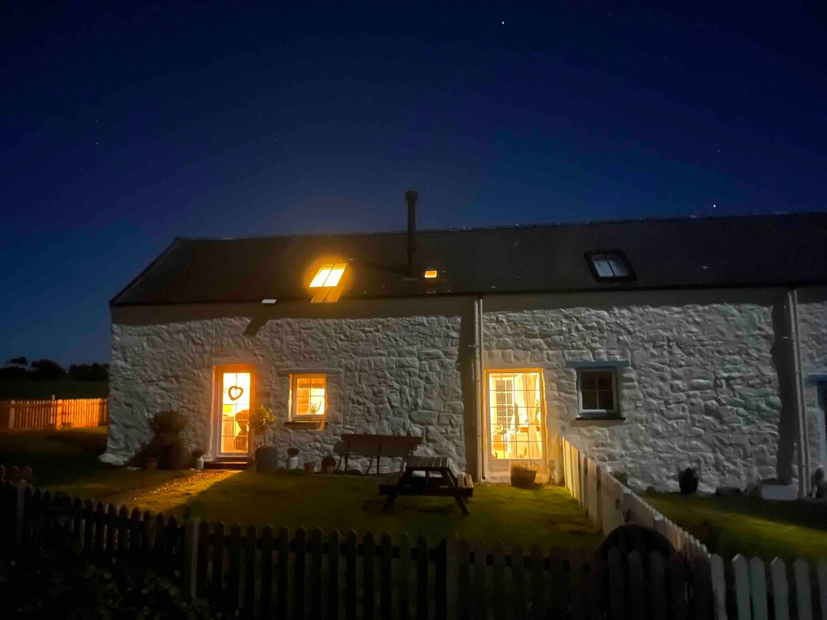 Abersoch , The Granary, Cosy coastal cottage