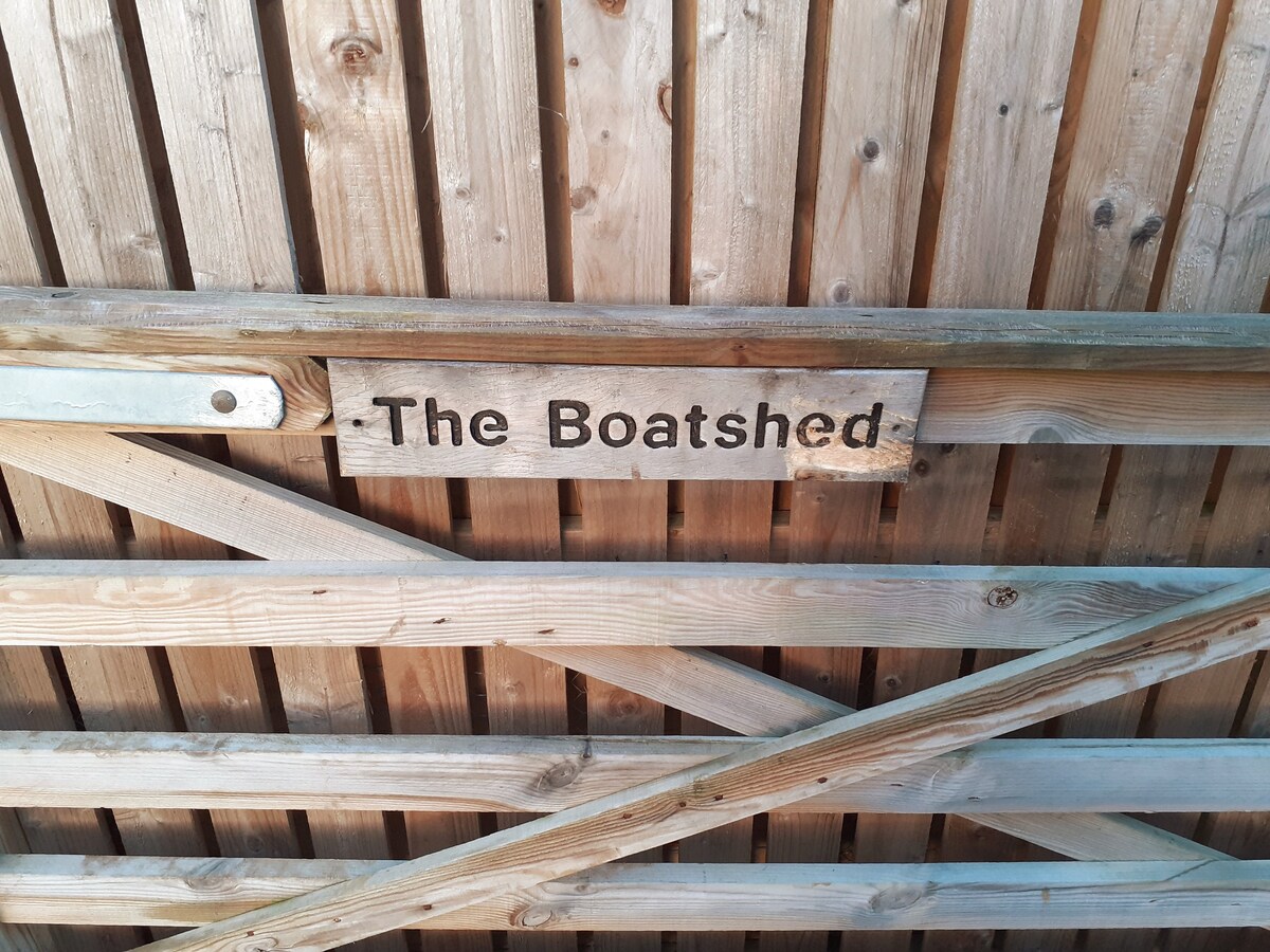2 Sylvan Heath - The Boatshed