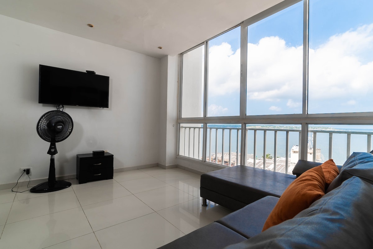 Cozy Apartment with Ocean Views in Cartagena