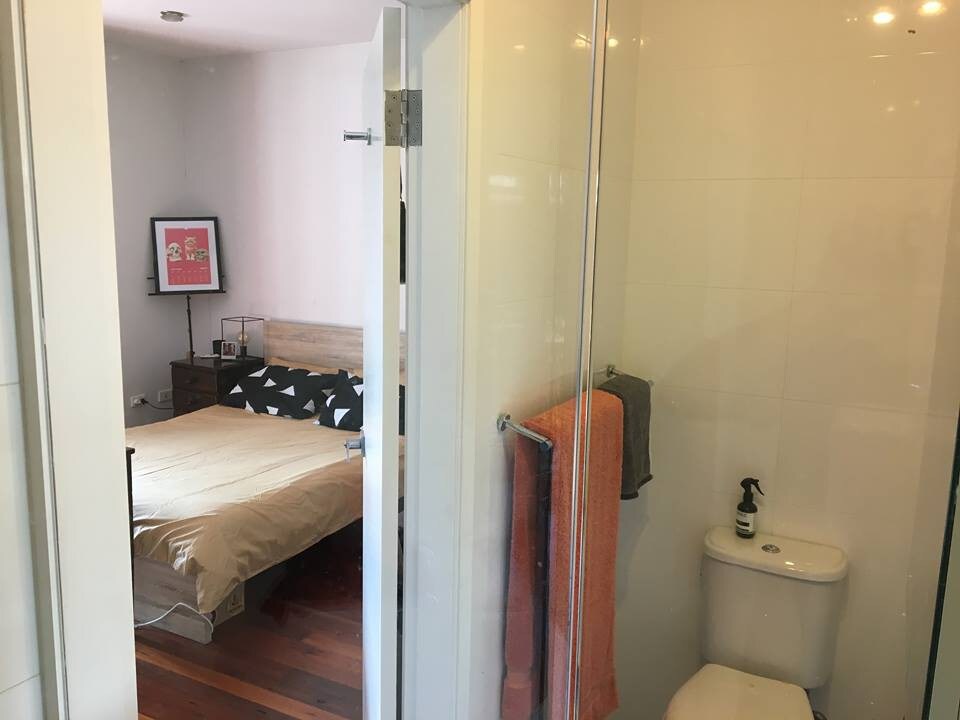 配备浴室+悉尼市中心阳台的独立房间