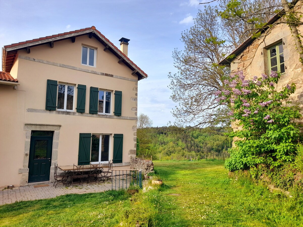 chaleureux gîte 6/8 personnes en nature