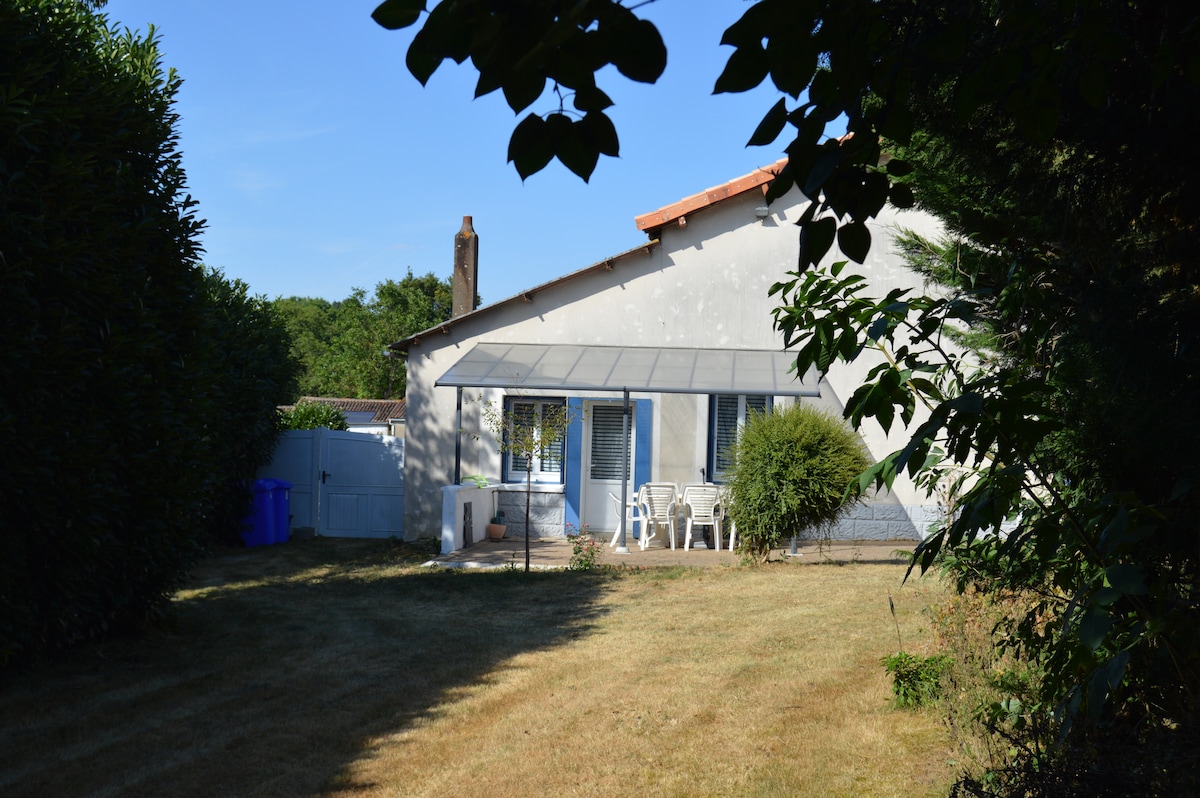 La Petite Maison Bleue, meublé de tourisme 3 ***