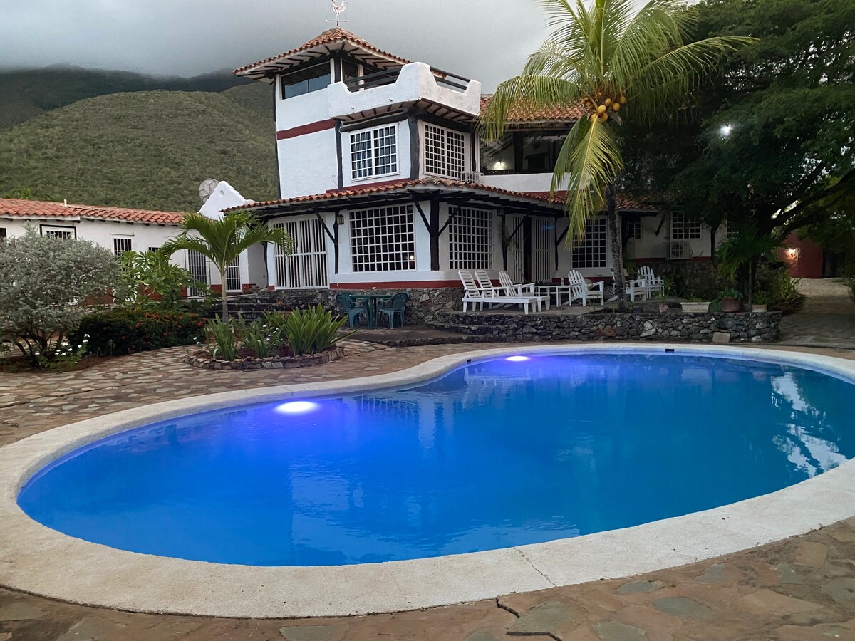 Villa privada, vistas, piscina, 5 H, 5 B Margarita
