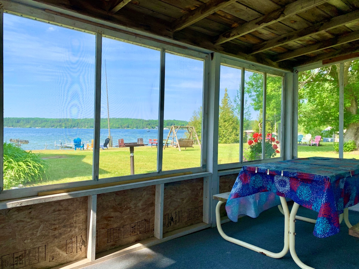 Lakefront Getaway on Mullett Lake - Cottage # 2