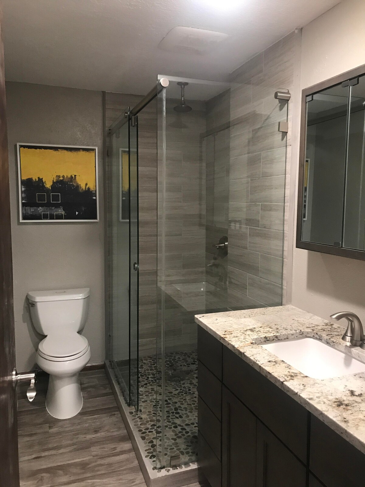 Appox. 3 blocks from LANL-#D renovated room rental