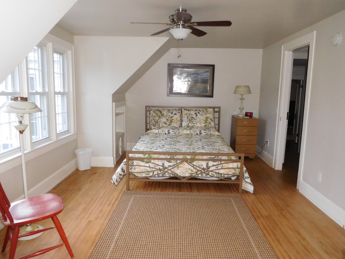 Sherwood Gardens Estate Rental