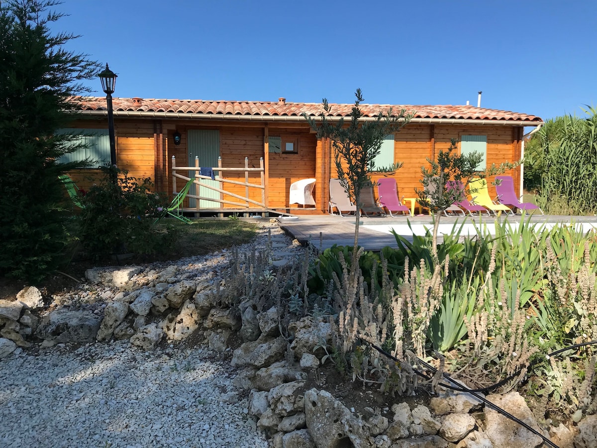 maison bois tout confort avec piscine privée