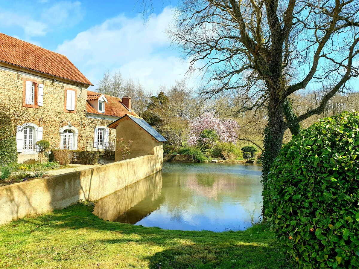 Moulin de charme du 18ème idéalement situé