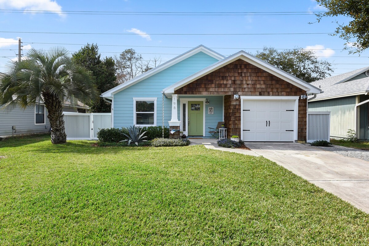 • Crooked Palm • Beach Cottage