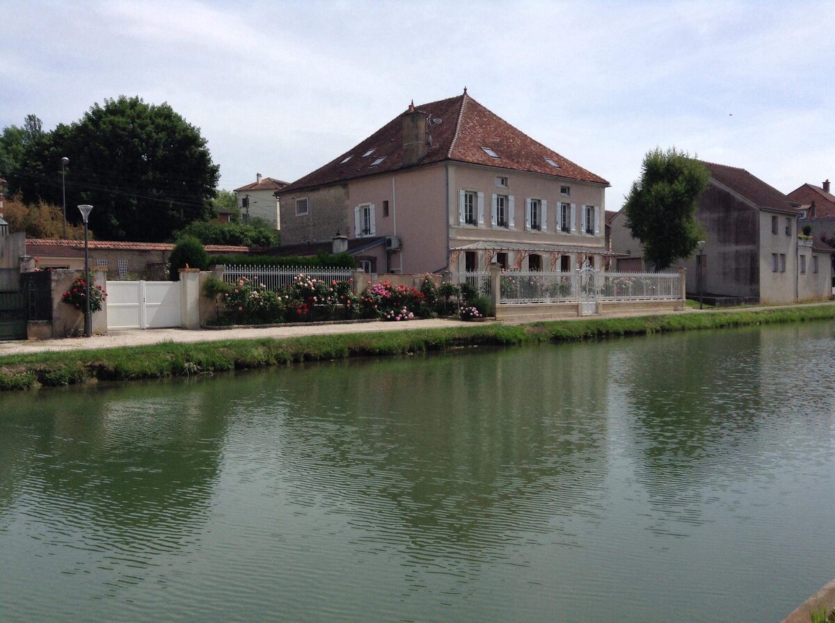 Appartement à Montbard vue sur Canal de Bourgogne