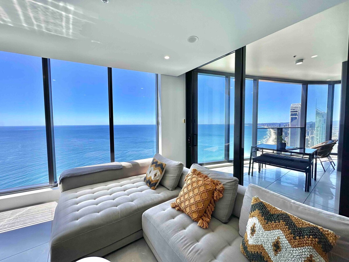 Luxury 2-Bedroom Condo Incredible Views High Floor