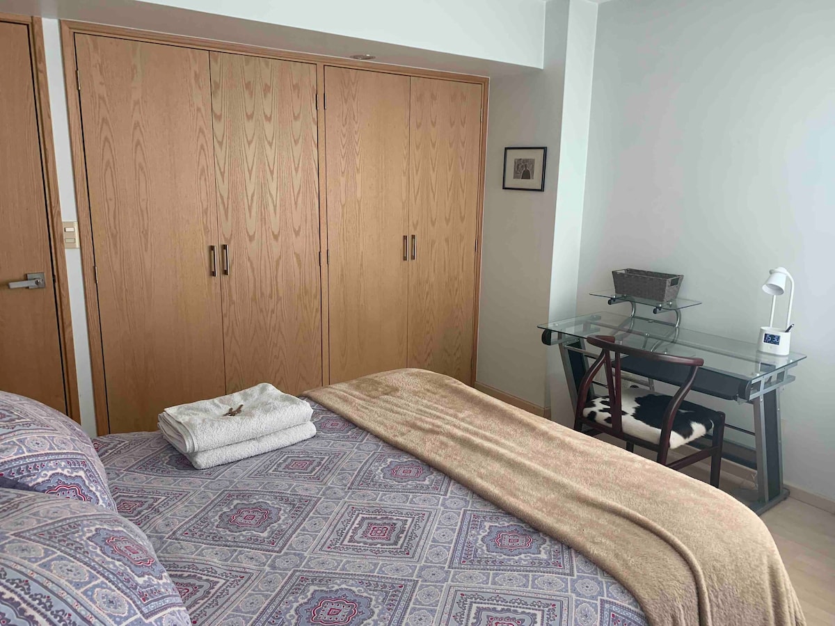 Private bedroom and bathroom in Colonia Condesa