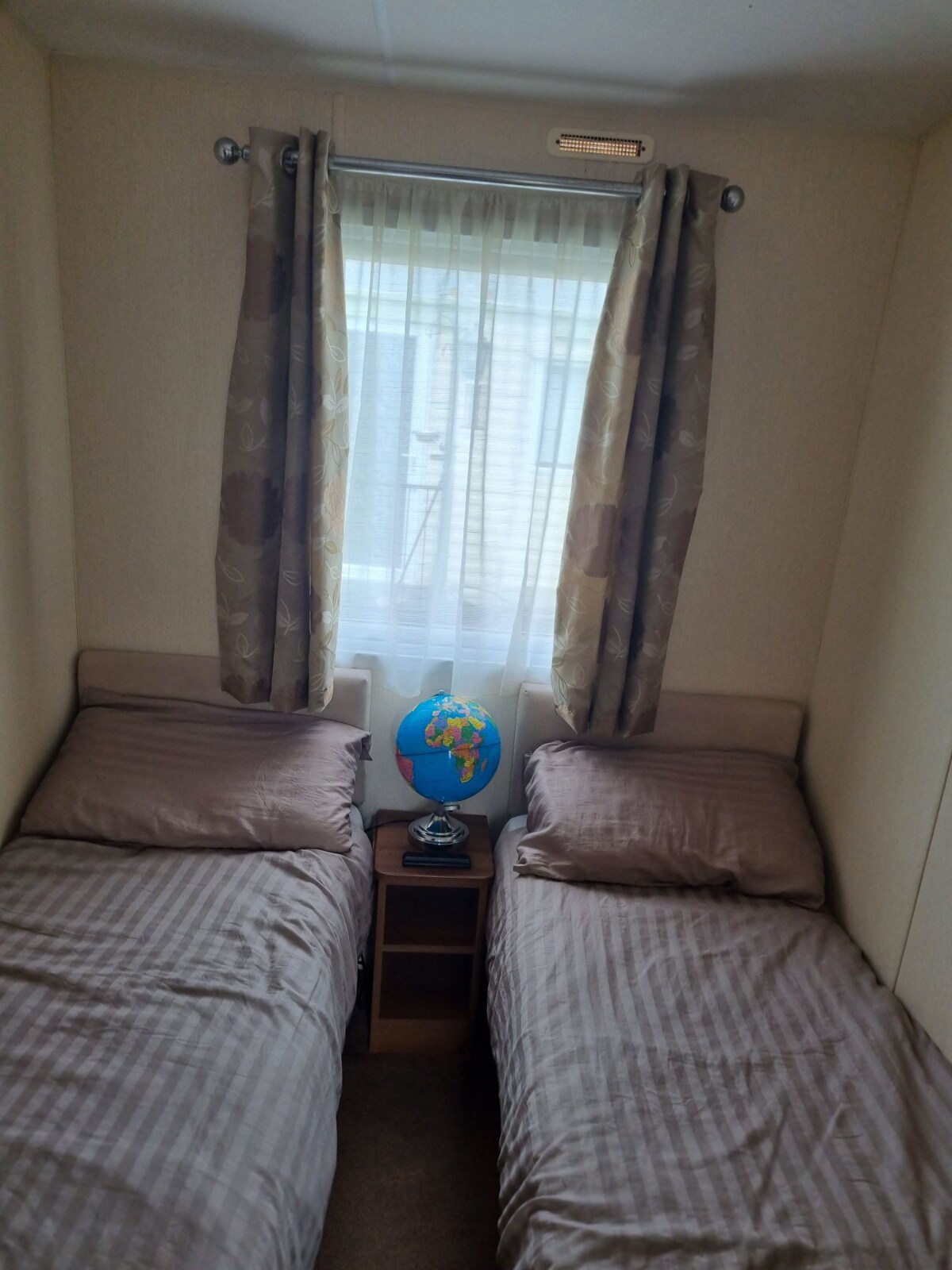 2 bedroom caravan to hire