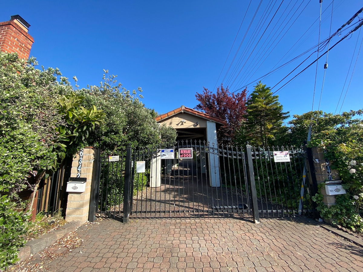 Gated Fenced Sunny In-Law Studio