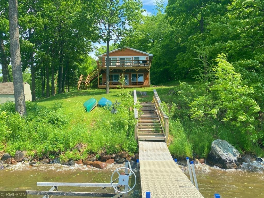 Peaceful MilleLacs lakefront cabin