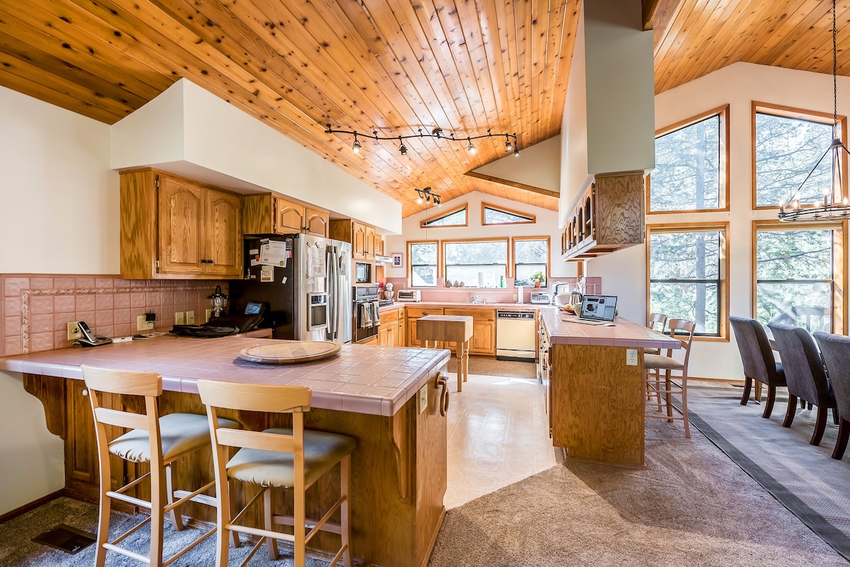 Huge Tahoe Donner Ski House