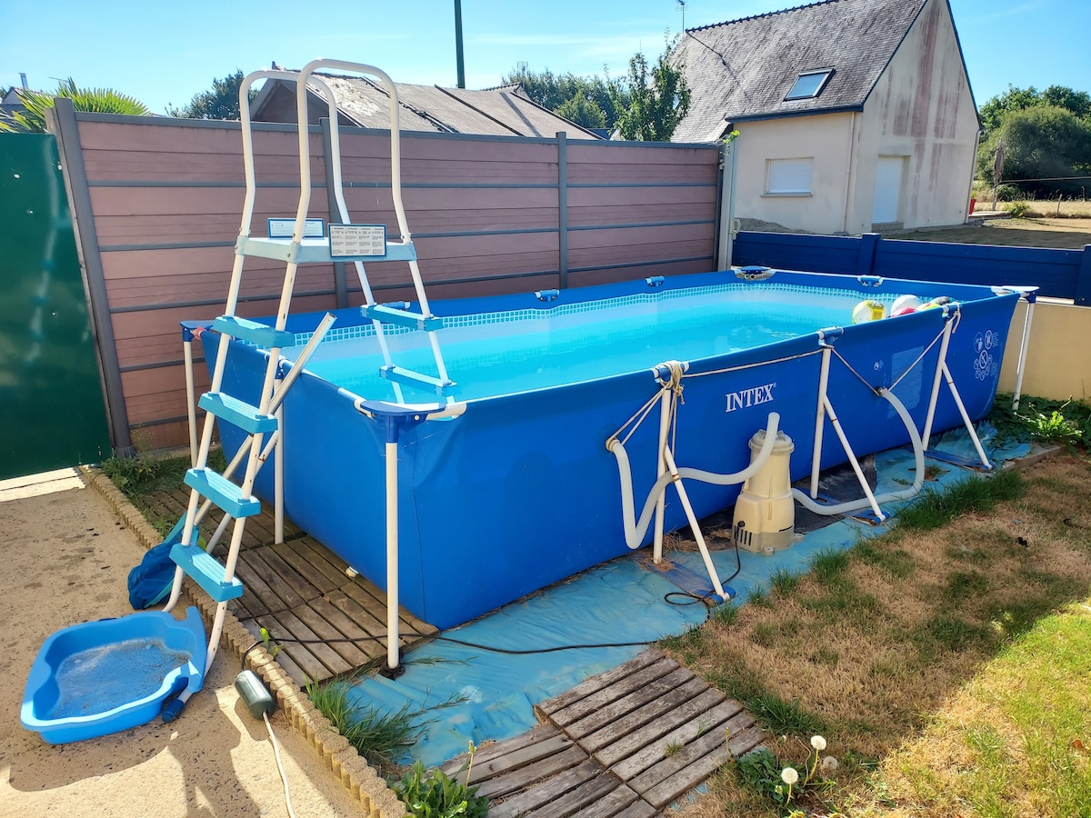 Maison chaleureuse avec piscine