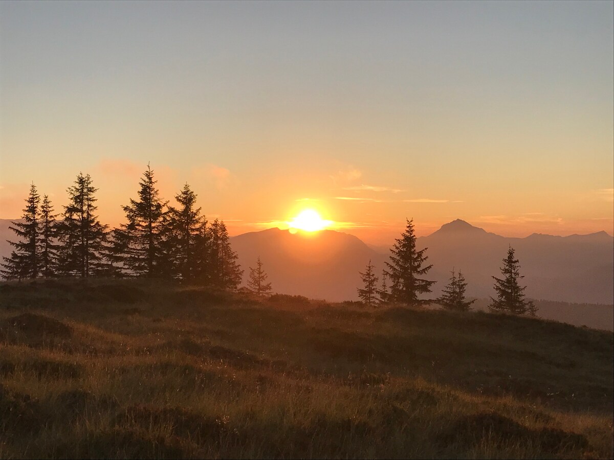 小木屋山景