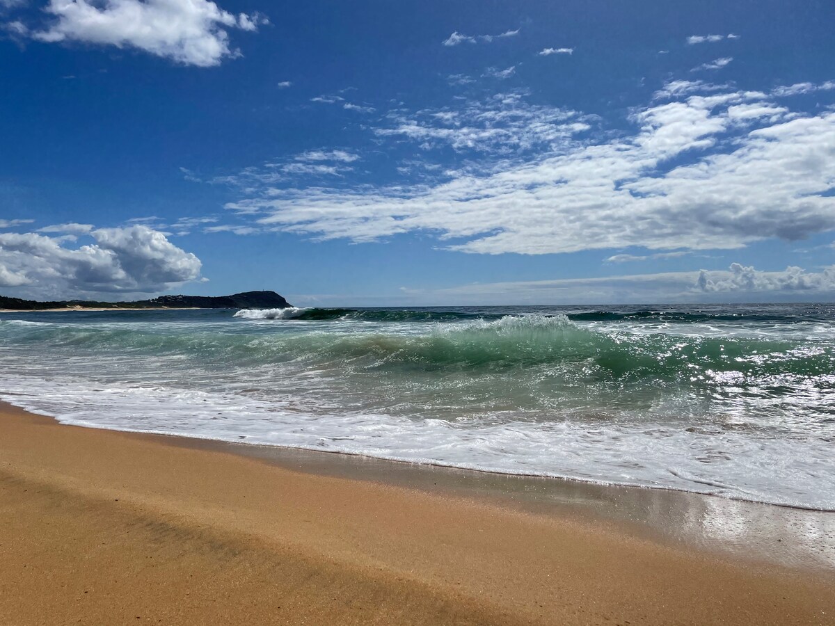 令人惊叹的真价海滨地段顶层公寓