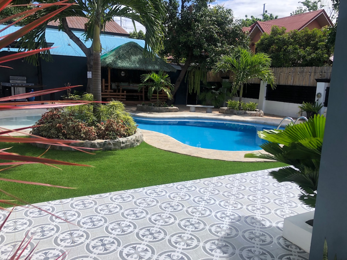 美丽的家庭度假屋，带泳池binan laguna