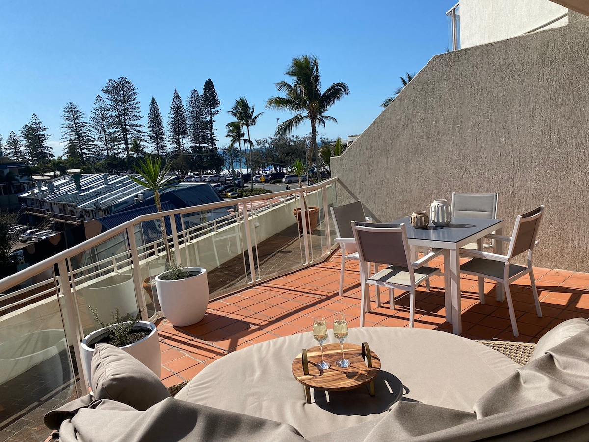 License To Chill • Couple’s Escape in Mooloolaba