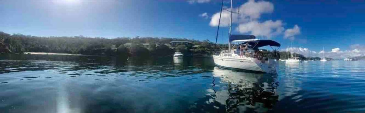 Romantic Overnight Yacht Escape - The Basin