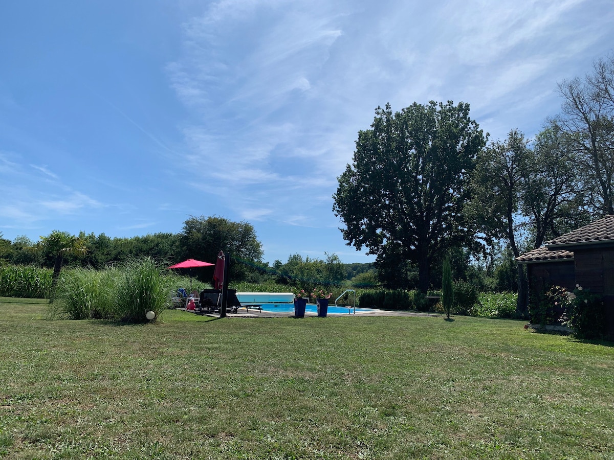 Lovely gites with private pool & privacy