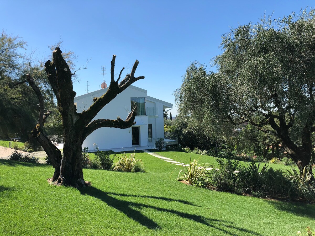 The Sun Kissed Relais - Deluxe Room in a Villa