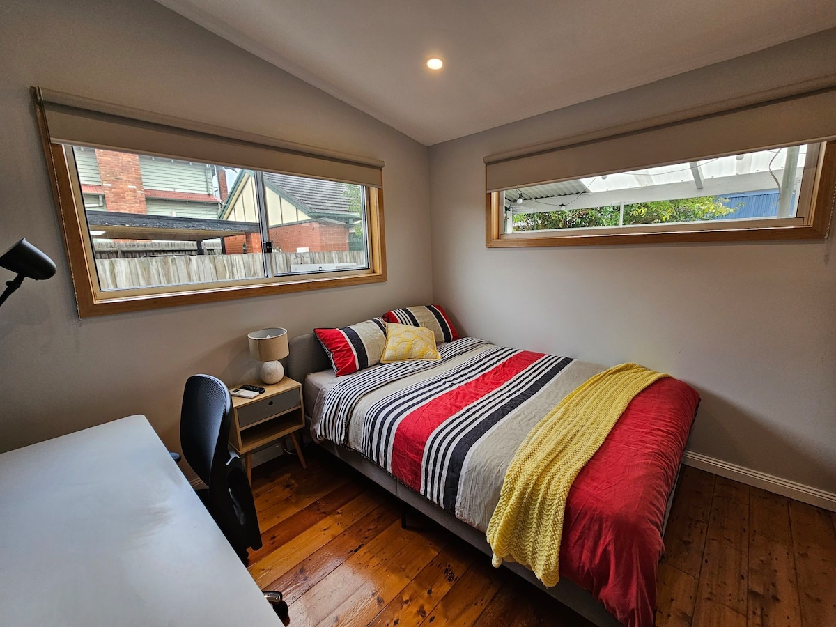 Bright, and recently renovated room in Preston