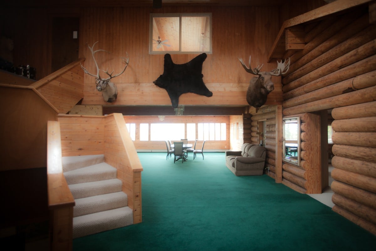 Big Eddy Lodge ：壮观景观， Giant House
