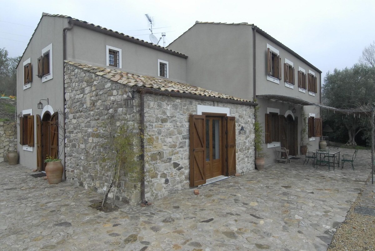 CASA DEI GRANCI, Luxurious Casale con Piscina 7x15