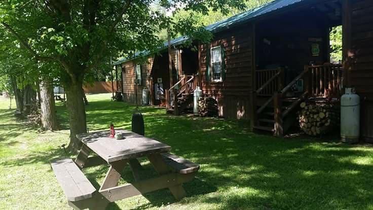 Richmond 's Meadow Creek Hideaway Cabin # 3