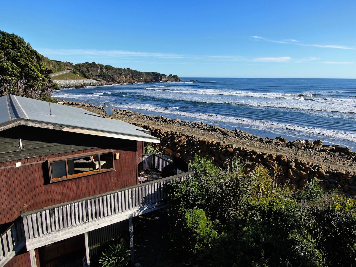 Absolute Beachfront Home - Punakaiki