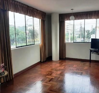 Linda habitación amoblada ,zona céntrica,comercial