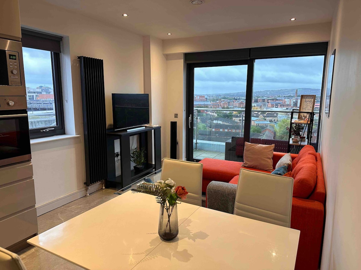 Penthouse apartment in City Centre with Balcony
